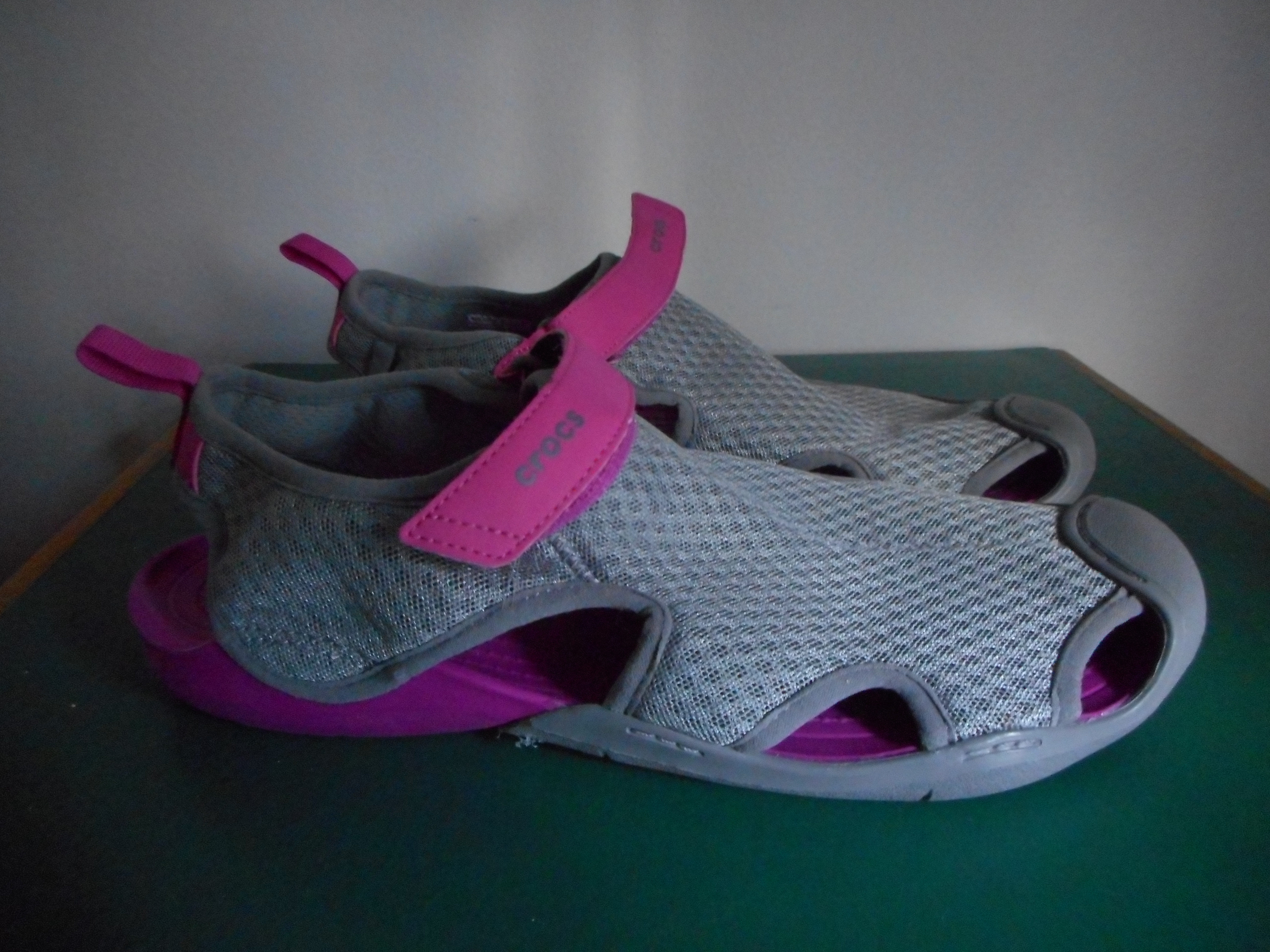 pink crocs size 11 mens